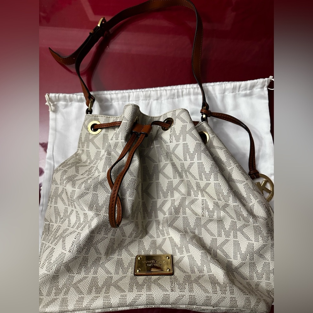Micheal Kors Purse